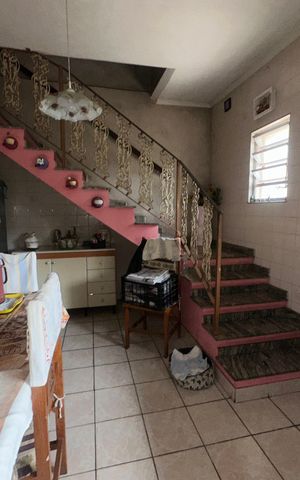 Casa à venda com 199m², 3 quartos e 2 vagas Casa à venda com 199m², 3 quartos e 2 vagasCozinha