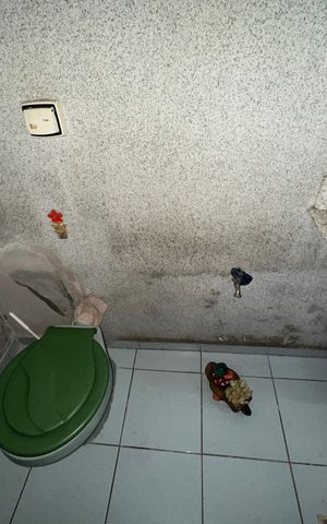 Casa à venda com 199m², 3 quartos e 2 vagas Casa à venda com 199m², 3 quartos e 2 vagasBanheiro 2
