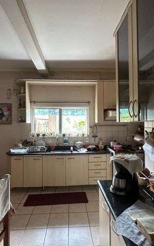 Casa à venda com 199m², 3 quartos e 2 vagas Casa à venda com 199m², 3 quartos e 2 vagasCozinha