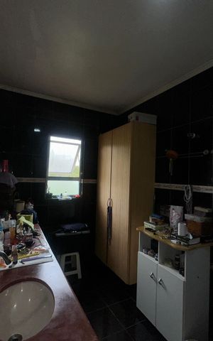 Casa à venda com 199m², 3 quartos e 2 vagas Casa à venda com 199m², 3 quartos e 2 vagasBanheiro da Suíte