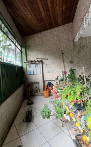 Casa à venda com 199m², 3 quartos e 2 vagas Casa à venda com 199m², 3 quartos e 2 vagasQuintal