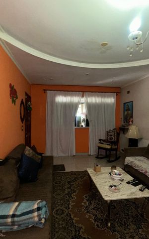 Casa à venda com 199m², 3 quartos e 2 vagas Casa à venda com 199m², 3 quartos e 2 vagasSala