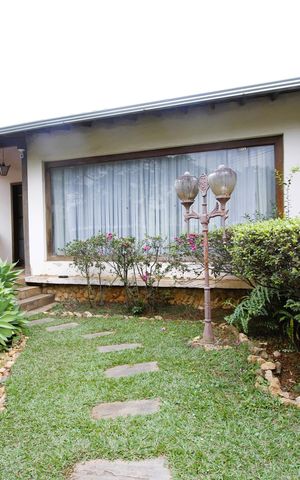 Casa para alugar com 500m², 4 quartos e 3 vagasEntrada