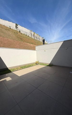 Casa de condomínio à venda com 200m², 3 quartos e 2 vagas Casa de condomínio à venda com 200m², 3 quartos e 2 vagasÁrea externa