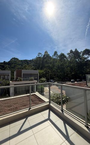Casa de condomínio à venda com 200m², 3 quartos e 2 vagas Casa de condomínio à venda com 200m², 3 quartos e 2 vagasVaranda