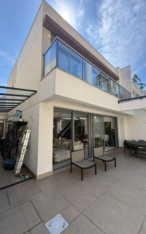 Casa de condomínio à venda com 200m², 3 quartos e 2 vagas Casa de condomínio à venda com 200m², 3 quartos e 2 vagasÁrea externa