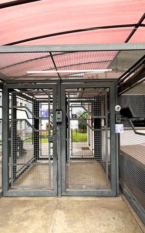 Apartamento à venda com 48m², 3 quartos e 1 vaga Apartamento à venda com 48m², 3 quartos e 1 vagaFachada