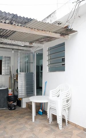 Casa à venda com 63m², 2 quartos e sem vagaQuintal e área de serviço
