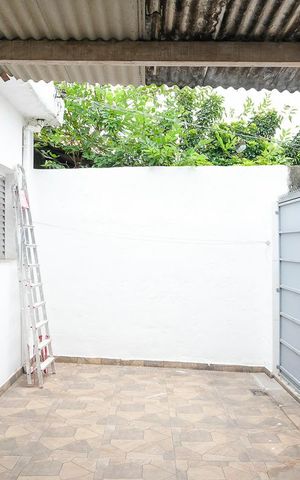 Casa à venda com 63m², 2 quartos e sem vagaQuintal e área de serviço