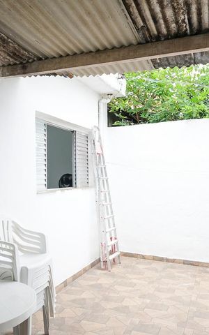 Casa à venda com 63m², 2 quartos e sem vagaQuintal e área de serviço