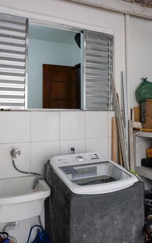 Casa à venda com 63m², 2 quartos e sem vagaQuintal e área de serviço