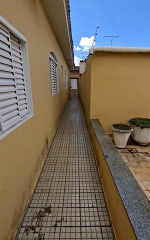 Casa para alugar com 50m², 4 quartos e 1 vaga