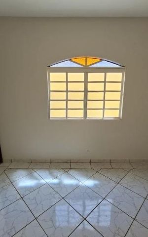 Casa para alugar com 50m², 4 quartos e 1 vaga