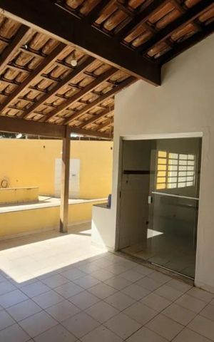 Casa para alugar com 50m², 4 quartos e 1 vaga