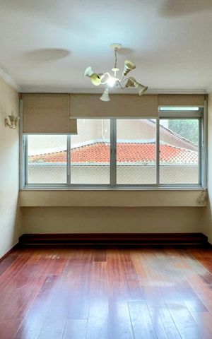 Apartamento à venda com 138m², 3 quartos e sem vaga Apartamento à venda com 138m², 3 quartos e sem vagaSala