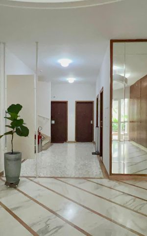Apartamento à venda com 138m², 3 quartos e sem vaga Apartamento à venda com 138m², 3 quartos e sem vagaHall de entrada