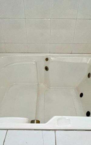 Apartamento à venda com 138m², 3 quartos e sem vaga Apartamento à venda com 138m², 3 quartos e sem vagaBanheiro da Suíte