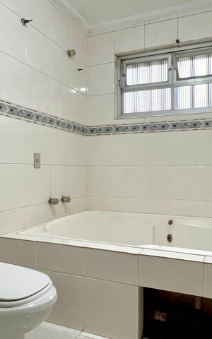 Apartamento à venda com 138m², 3 quartos e sem vaga Apartamento à venda com 138m², 3 quartos e sem vagaBanheiro da Suíte