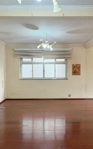 Apartamento à venda com 138m², 3 quartos e sem vaga Apartamento à venda com 138m², 3 quartos e sem vagaSala