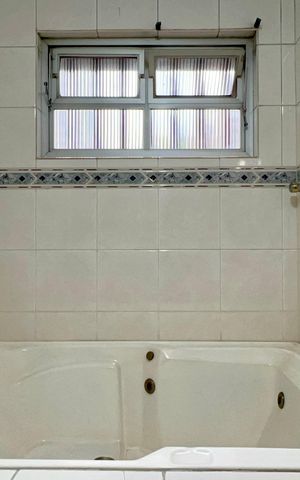 Apartamento à venda com 138m², 3 quartos e sem vaga Apartamento à venda com 138m², 3 quartos e sem vagaBanheiro da Suíte