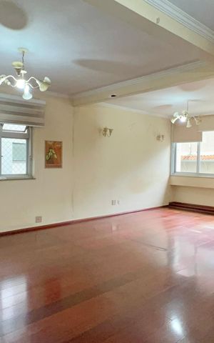Apartamento à venda com 138m², 3 quartos e sem vaga Apartamento à venda com 138m², 3 quartos e sem vagaSala