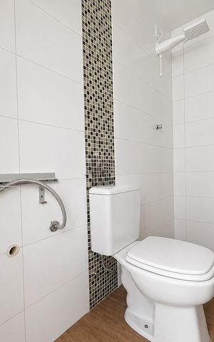 Casa à venda com 100m², 3 quartos e 2 vagas Casa à venda com 100m², 3 quartos e 2 vagasBanheiro 1