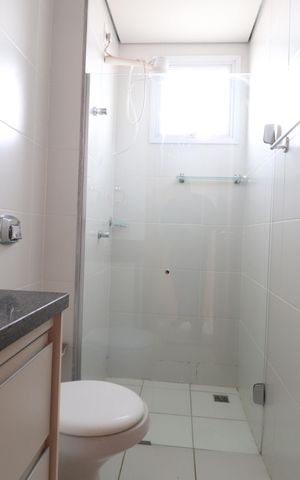 Apartamento para alugar com 70m², 2 quartos e 2 vagasBanheiro do Quarto 1 e Social