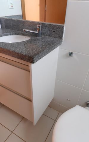 Apartamento para alugar com 70m², 2 quartos e 2 vagasBanheiro do Quarto 1 e Social