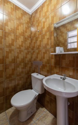 Casa de condomínio à venda com 175m², 3 quartos e 1 vaga Casa de condomínio à venda com 175m², 3 quartos e 1 vagaLavabo Externo