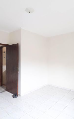 Casa à venda com 180m², 3 quartos e 3 vagas Casa à venda com 180m², 3 quartos e 3 vagasSuíte