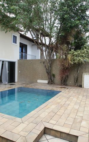 Casa à venda com 440m², 6 quartos e 1 vagaPiscina
