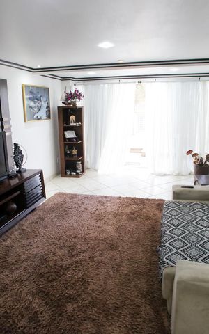 Casa à venda com 440m², 6 quartos e 1 vagaSala de TV
