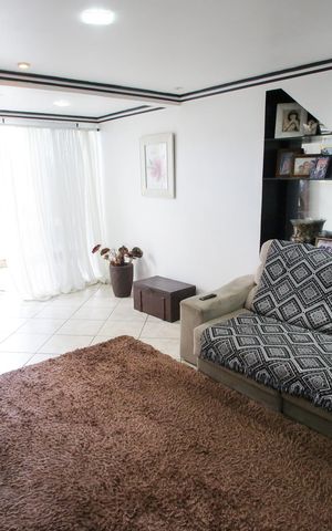 Casa à venda com 440m², 6 quartos e 1 vagaSala de TV
