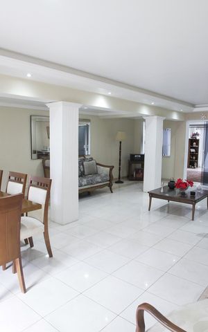 Casa à venda com 440m², 6 quartos e 1 vagaSala