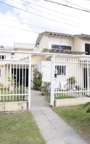 Casa à venda com 440m², 6 quartos e 1 vagaFachada