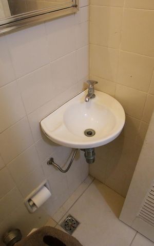 Casa à venda com 440m², 6 quartos e 1 vagaBanheiro de Serviço