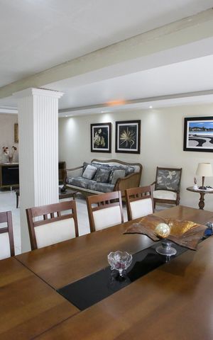 Casa à venda com 440m², 6 quartos e 1 vagaSala