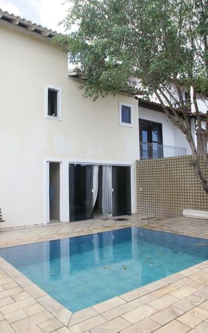 Casa à venda com 440m², 6 quartos e 1 vagaPiscina