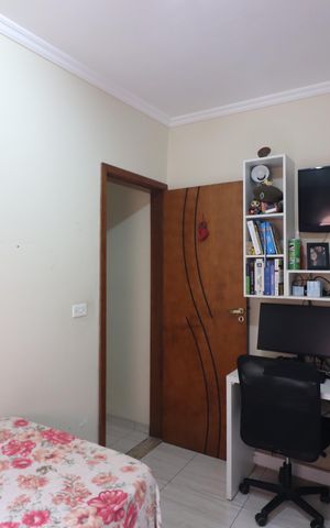 Casa à venda com 180m², 2 quartos e 2 vagasQuarto 1 - Suíte