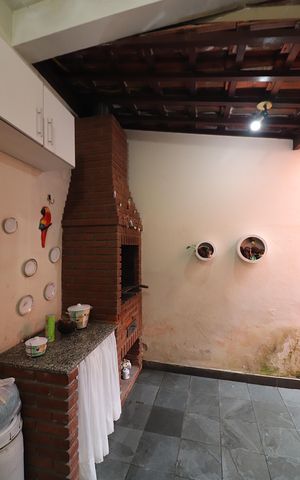 Casa à venda com 180m², 2 quartos e 2 vagasÁrea de Serviço e Espaço Gourmet