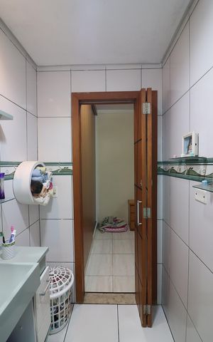 Casa à venda com 180m², 2 quartos e 2 vagasQuarto 3 - Suíte Banheiro 