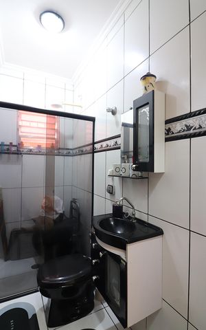 Casa à venda com 180m², 2 quartos e 2 vagasBanheiro Social