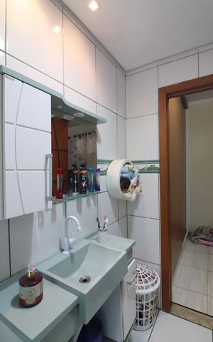 Casa à venda com 180m², 2 quartos e 2 vagasQuarto 3 - Suíte Banheiro 