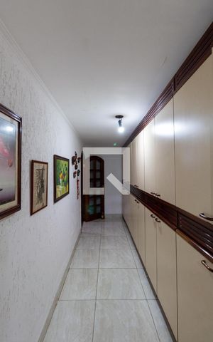 Casa à venda com 200m², 2 quartos e 2 vagas Casa à venda com 200m², 2 quartos e 2 vagasCozinha