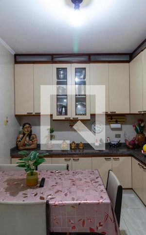 Casa à venda com 200m², 2 quartos e 2 vagas Casa à venda com 200m², 2 quartos e 2 vagasCozinha