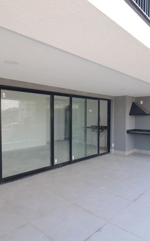 Apartamento à venda com 137m², 3 quartos e 2 vagasSala / Cozinha - Varanda