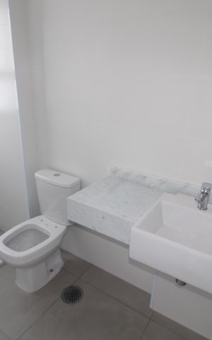 Apartamento à venda com 137m², 3 quartos e 2 vagasQuarto 2 - Banheiro