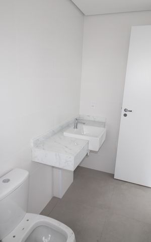 Apartamento à venda com 137m², 3 quartos e 2 vagasQuarto 1 - Banheiro