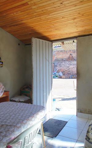 Casa à venda com 180m², 2 quartos e 1 vagaÁrea de Serviço