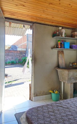 Casa à venda com 180m², 2 quartos e 1 vagaÁrea de Serviço